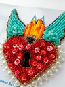 Prendedor Sagrado Corazon con alas