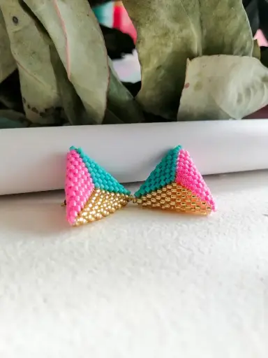 Aretes Triangulares 3D